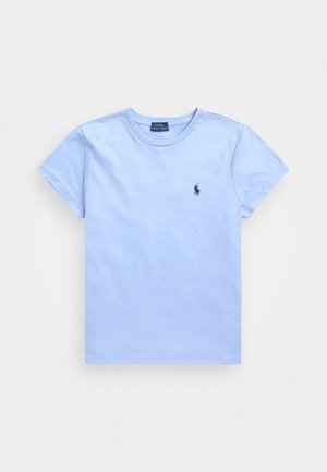 Lyseblå t-shirt med korte ærmer og rund hals med lille mørkeblå Polo Ralph Lauren-logo på venstre bryst.
