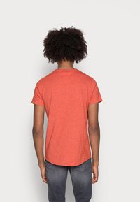 Tommy Jeans SLIM JASPE CREW NECK - T-shirt básica - orange spice