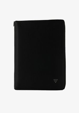 Raccoglitore con cerniera nera realizzato in materiale sintetico testurizzato. Presenta un piccolo logo argentato nell'angolo in basso a destra. Forma rettangolare.