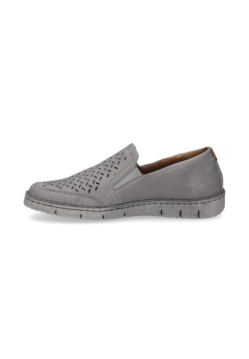 Grauer Slipper mit perforiertem Obermaterial für Atmungsaktivität, strukturiertem Leder, elastischen Seitenpaneelen und einer flexiblen Gummisohle.