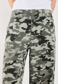 YOURTURN UNISEX - Vaqueros boyfriend - grey/black