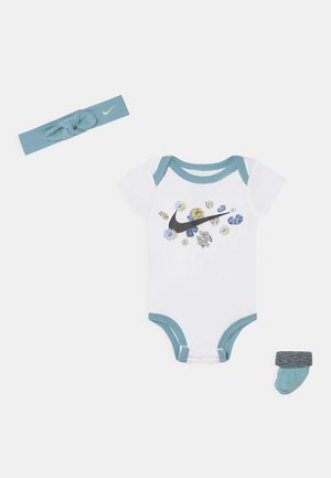 Nike Sportswear, FLORAL GIRLS MINI ME SET - T-shirt con stampa - white
