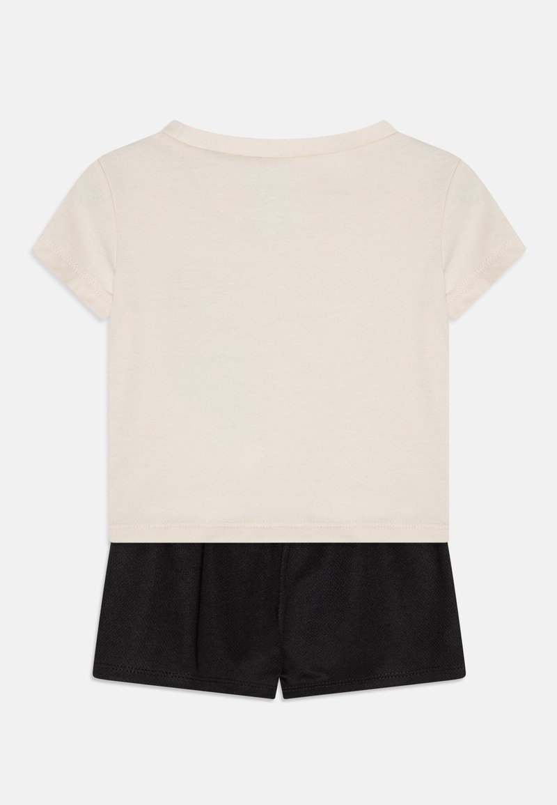 SOFT GALLERY SS16 COLLECTION - Les enfants à Paris