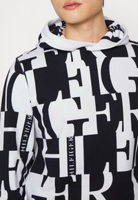 Tommy Hilfiger BLOCKED HOODIE - Camisola - desert sky/white