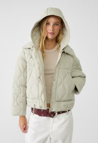 Stradivarius HOODED PUFFER  - Giacca invernale - white