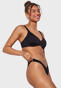 Gisela Braguita de bikini - black