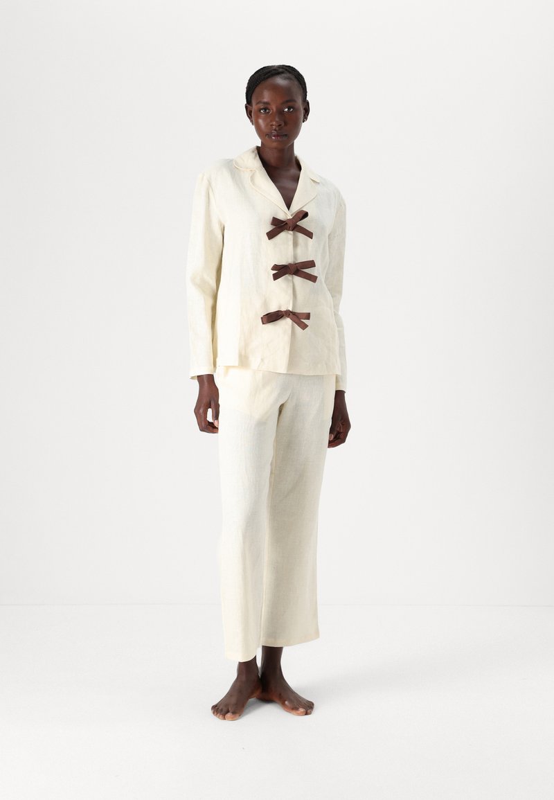 Sleeper CRUSOE  - Pyjama - white asparagus