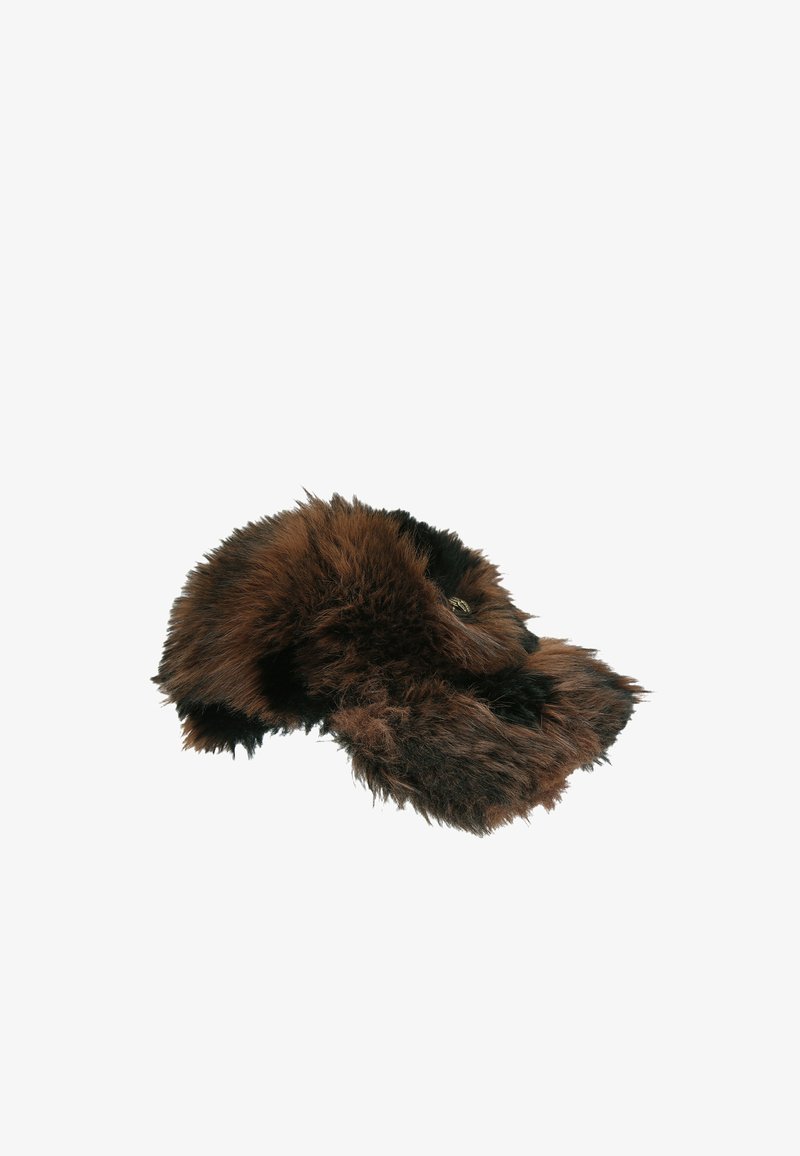 Brązowy i czarny szalik z futra ekologicznego, teksturowany, puszysty, o luźnym, swobodnym fasonie i nierównych krawędziach, co nadaje mu naturalny wygląd.