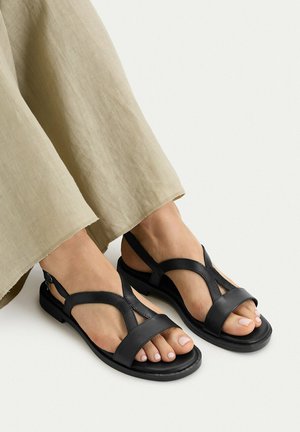 Lasocki, LASOCKI WOMEN'S SANDALS BLACK - Páskové sandály - black