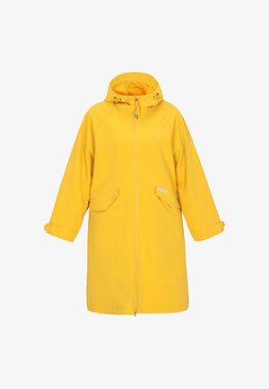 Gelber langer Regenmantel mit Kapuze, Frontreißverschluss, Klappentaschen und verstellbaren Manschetten an den Ärmeln, entworfen zum Schutz bei nassem Wetter.