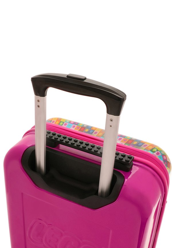 Cabin Case Play Date – Trolley