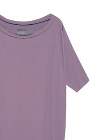 Jasnofioletowa koszulka z krótkim rękawem o okrągłym dekolcie, o miękkiej fakturze, charakteryzująca się luźnym krojem i minimalistycznym stylem.