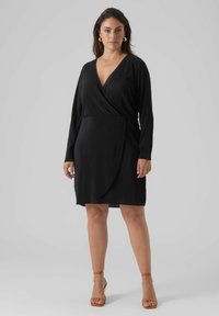 Vero Moda Curve Robe de jour - black
