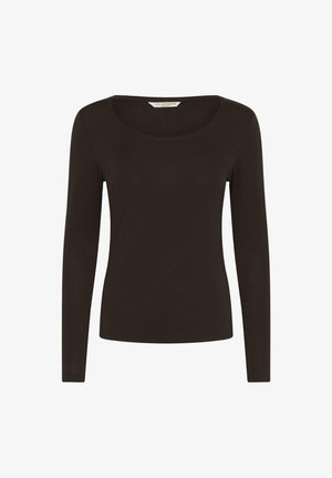 Camisa ajustada de manga larga color marrón oscuro con cuello redondo y sin patrones ni logotipos visibles.