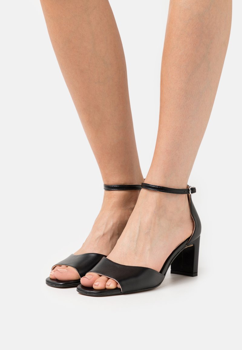 Damen Riemchensandalen | ZIGN Wide Fit LEATHER Riemensandalette black/schwarz - XD50707 Damen Riemchensandalen | ZIGN Wide Fit LEATHER Riemensandalette black/schwarz - XD50707