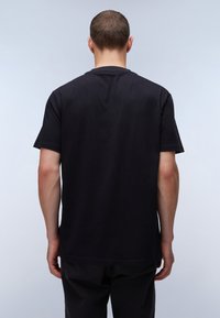 Napapijri Triko s potiskem - black