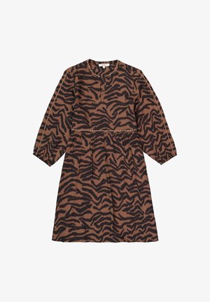Bruine jurk met zwarte tijgerstrepen. Heeft lange mouwen, een ronde halslijn en een geraffineerde taille met decoratieve stiksels.