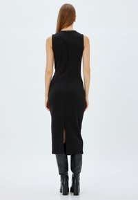 Koton SLEEVELESS MIDI - Kotelomekko - black