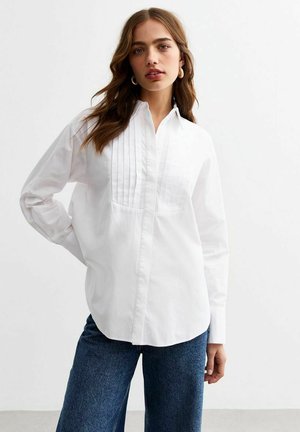 New Look POPLIN PINTUCK BIB - Button-down blouse - white