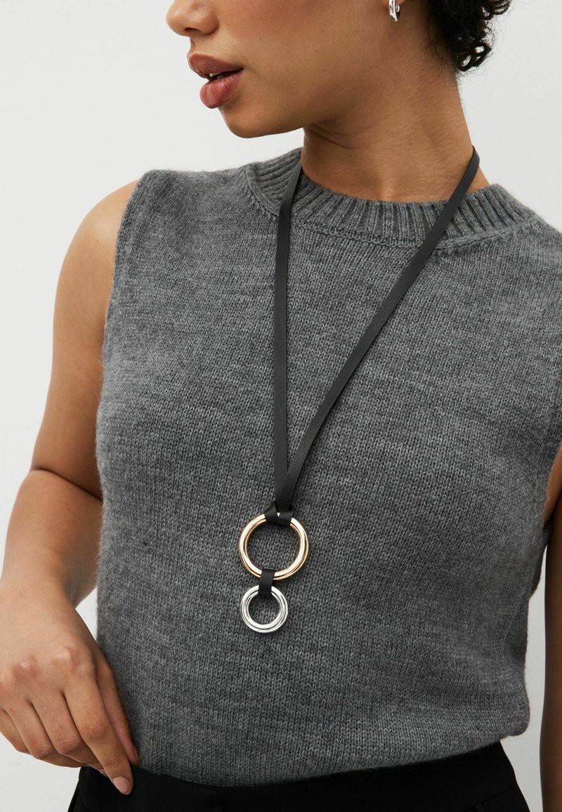 Next REGULAR FIT - Colier - black