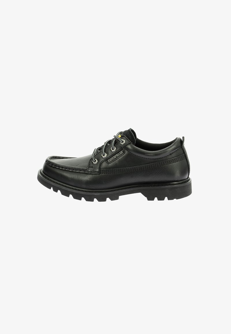 Zwarte leren schoen met een ronde neus, vetersluiting, gestructureerd bovenwerk en een chunky rubberen zool. Bevat een logo aan de zijkant en stikseldetails.