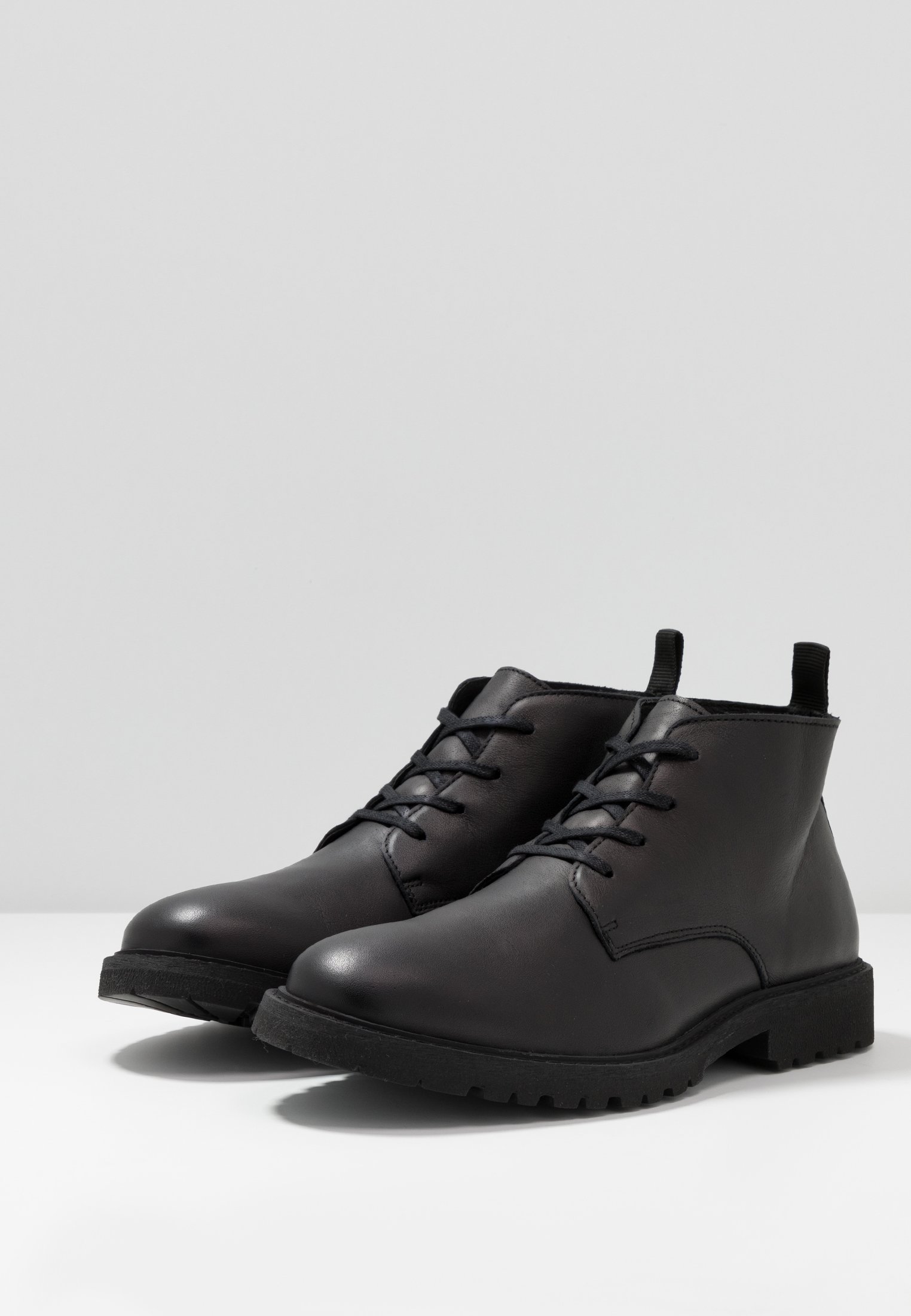 selected homme chukka boots