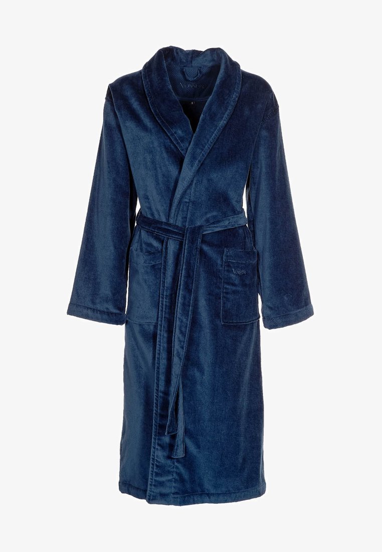Accappatoio in fleece blu navy con maniche lunghe, colletto a scialle, due tasche anteriori e cintura coordinata. Tessuto morbido e design lungo fino alla caviglia.