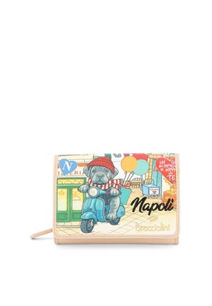 Portafoglio con illustrazione colorata di un cane che indossa un cappello rosso e una sciarpa che guida uno scooter blu in una scena cittadina con palloncini e testo "Napoli."