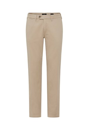 Beige Slim-Fit Chino-Hosen mit Knopf- und Reißverschluss, Gürtelschlaufen und Fronttaschen, vor weißem Hintergrund gezeigt.