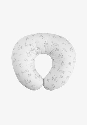 Almohada de lactancia en forma de U de color blanco, con un patrón delicado de flores, mariposas y pájaros en gris claro en la funda de tela.