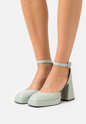 ÁNGEL ALARCÓN Escarpins - light blue