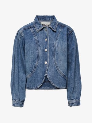 Blå denimjakke med lange ermer, knappelukking foran, spiss krage og buede sømdetaljer på frontpanelene.