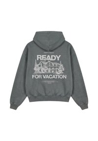 Σκούφο γκρι φούτερ με λευκό κείμενο "READY FOR VACATION" και γραφικό με σπίτι και δέντρα στην πλάτη.