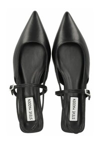 Ballerine nere in pelle con punta a punta e dettaglio con cinturino e fibbia. Texture liscia e design minimalista. All'interno etichetta "Steve Madden."