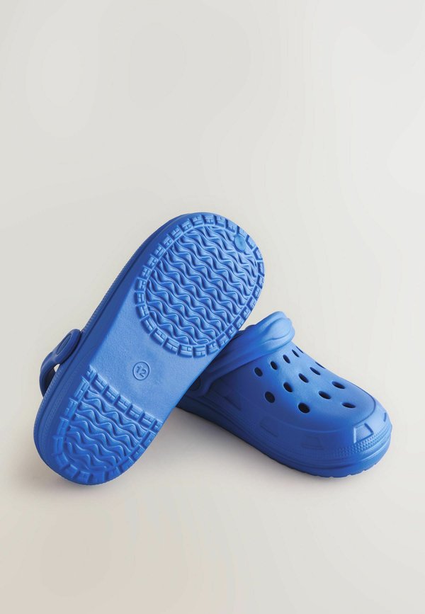 REGULAR FIT – Riemensandalette