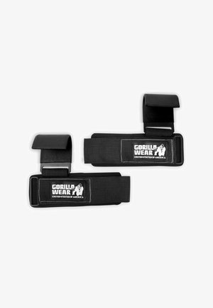 Zwarte hefsling met gewatteerde polsondersteuning, voorzien van een logo en stevige klittenbandsluiting voor verbeterde grip tijdens workouts.