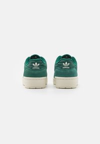 adidas Originals RIVALRY UNISEX - Sneakers laag - collegiate green/cloud white