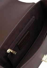 Seidenfelt EIBY  - Bolso de mano - dark chocolate