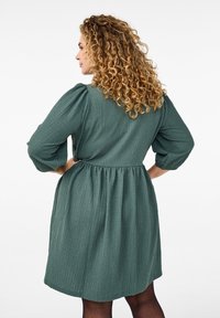 Zizzi Kasdienė suknelė - balsam green