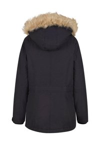 Črna jakna s kapuco podloženo s krznom, z detajlom v pasu in elastičnimi manšetami. Gladka tekstura z vidnimi šivi in ravnim krojem.