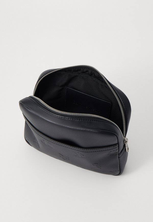 EMBOSS ZIP POUCH - Wash bag3