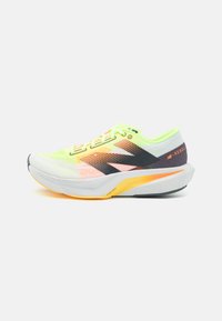 New Balance - FUELCELL REBEL V4 - Obuwie do biegania treningowe Miniatura obrazu 1