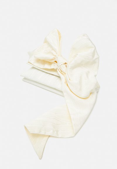 Loeffler Randall RAMONA BOW SHOULDER BAG - Rankinė - cream
