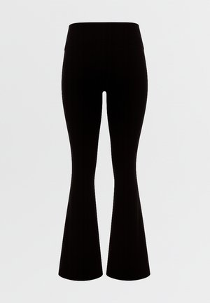 Czarne spodnie dzwony z wysokim stanem, wykonane z gładkiej, elastycznej tkaniny. Charakteryzują się czystym wzorem bez widocznych wzorów czy elementów metalowych.