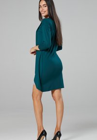Chelsea Clark UMSTANDS UND STILLTUNIKA - Jersey dress - Dunkelgrün Graumeliert