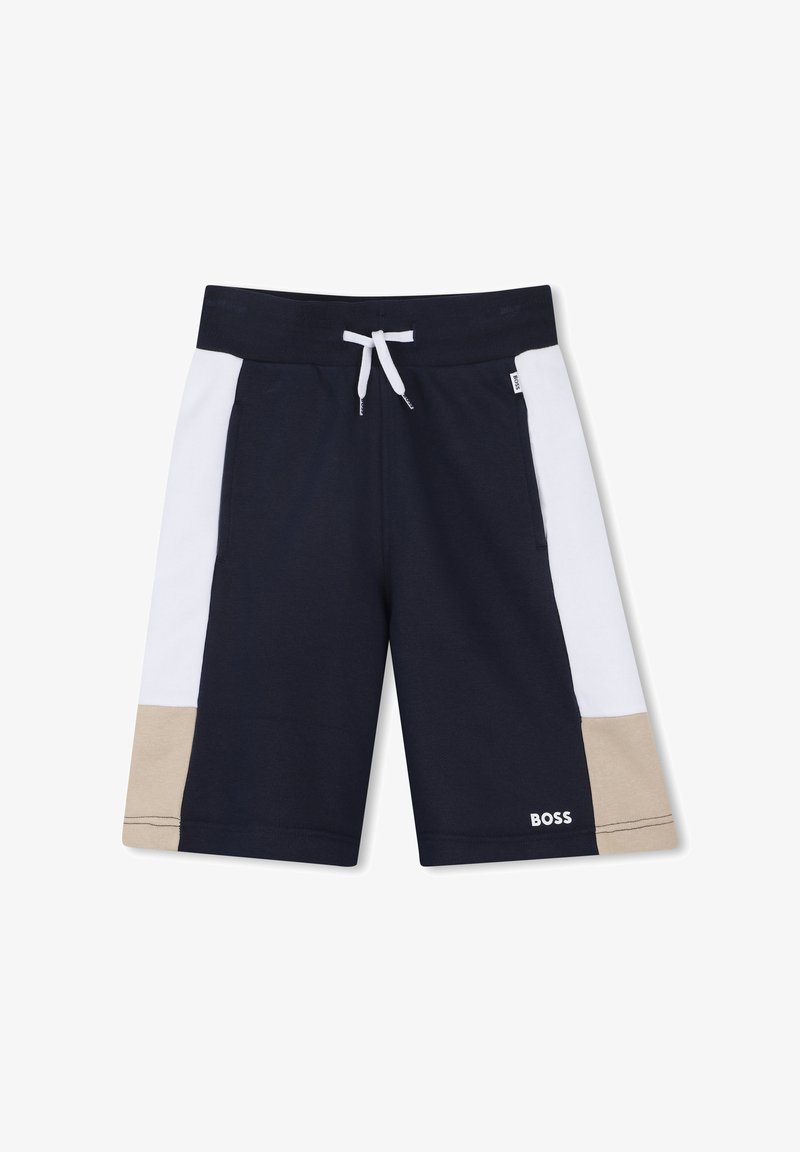 Shorts bleu marine en coton, avec des panneaux latéraux blancs et beiges, taille à cordon de serrage, et logo "BOSS" en bas à gauche.