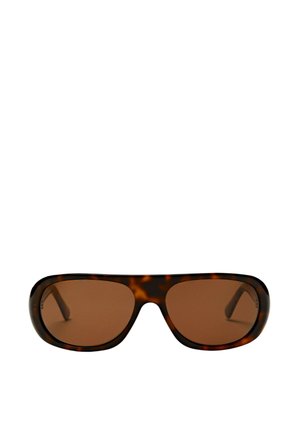 Lunettes de soleil rectangulaires écaille avec verres teintés marron et une monture épaisse.