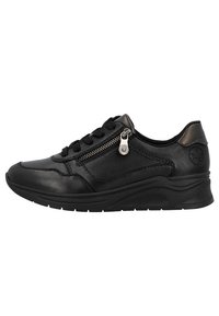 Zapatilla de cuero negra con punta redondeada, sistema de cordones en la parte frontal y cremallera lateral. Presenta una suela acolchada y acentos texturizados cerca del talón.