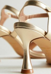 New Look Sandaalit nilkkaremmillä - gold-coloured