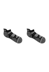 Chaussettes de cheville noires et grises avec une semelle texturée, plusieurs motifs de rayures et un logo au niveau de la cheville. Fabriquées à partir d'un mélange de matériaux.
